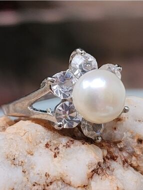 Free People Jewelry Silver Ring Size 10 Natural Pearl Crystals Boho Elegant